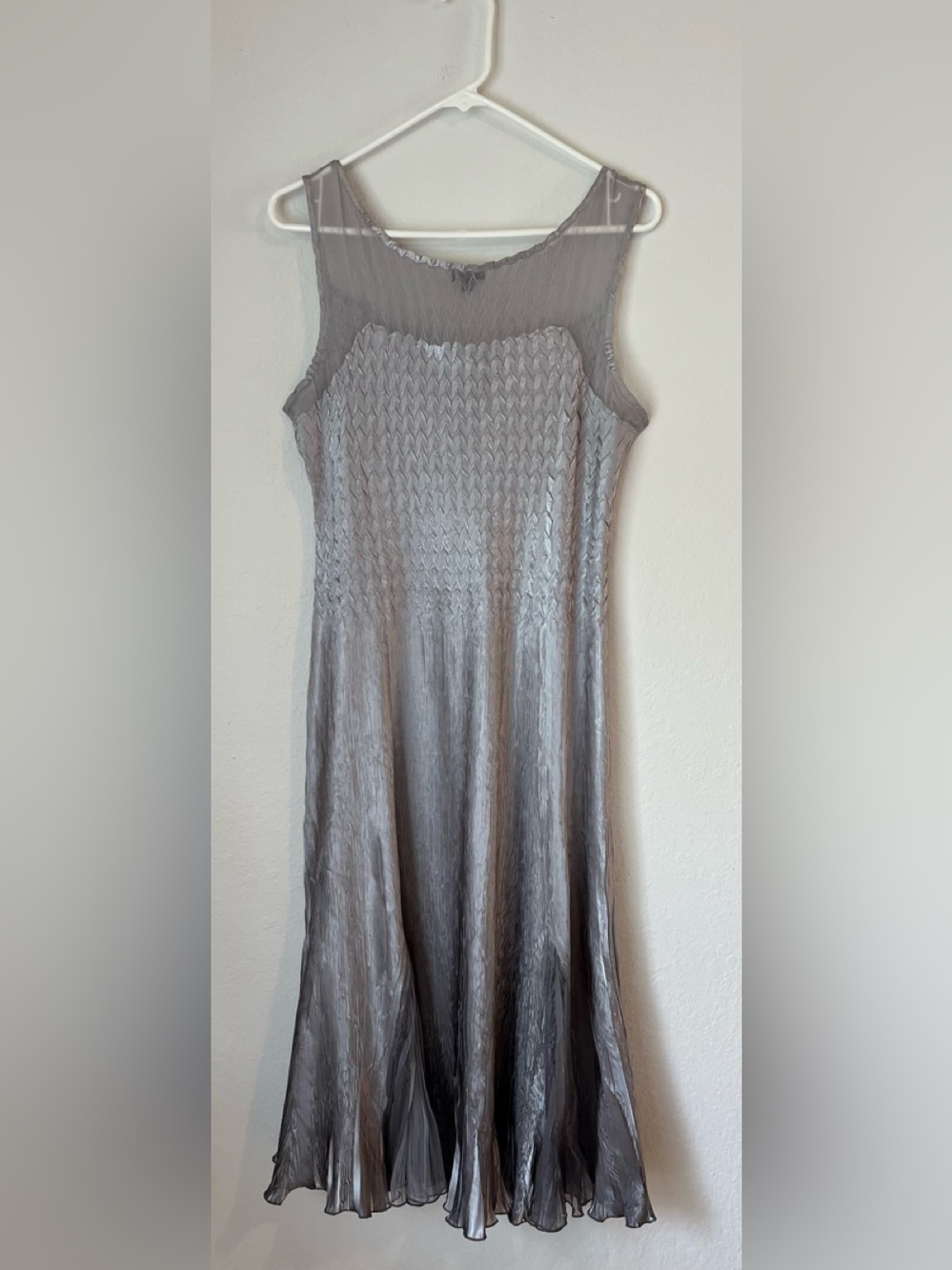 Komarov Dress silver-to-charcoal ombre Crinkle Size XL